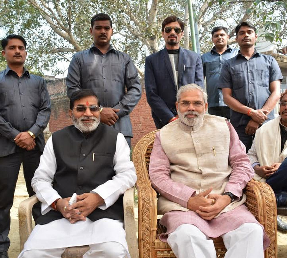 have you seen these people before looks like pm Modi