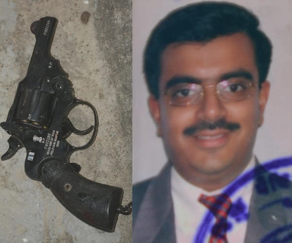 a doctor commits suicide in Lucknow.