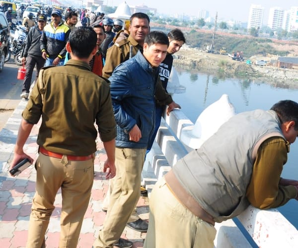  A woman tried to commit suicide.