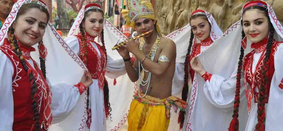 surajkund fare and foreign artist are participating actively 