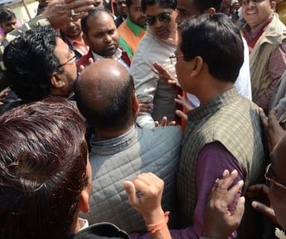 Swami prasad maurya son beats   static magistrate in Raebareli.