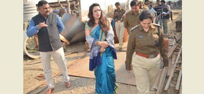 mandpura gang-rape victims show their grief before women commission 