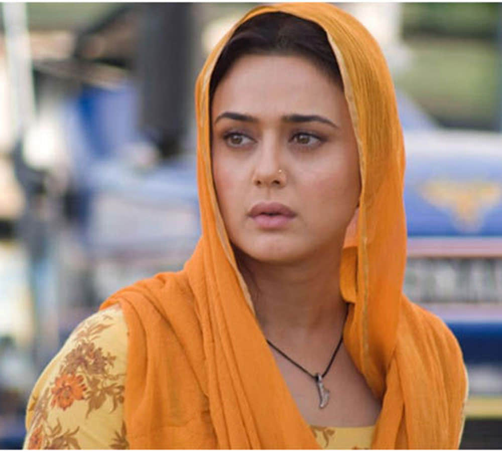 preity zinta viral mms taking shower
