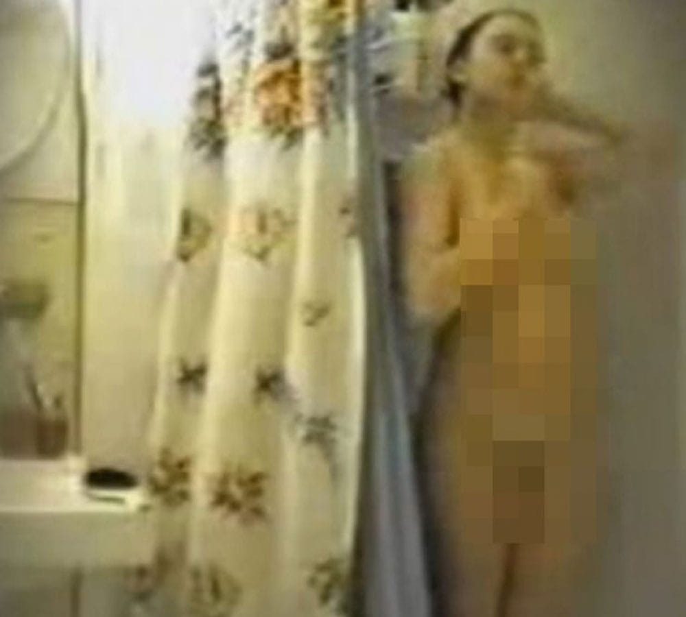 preity zinta viral mms taking shower