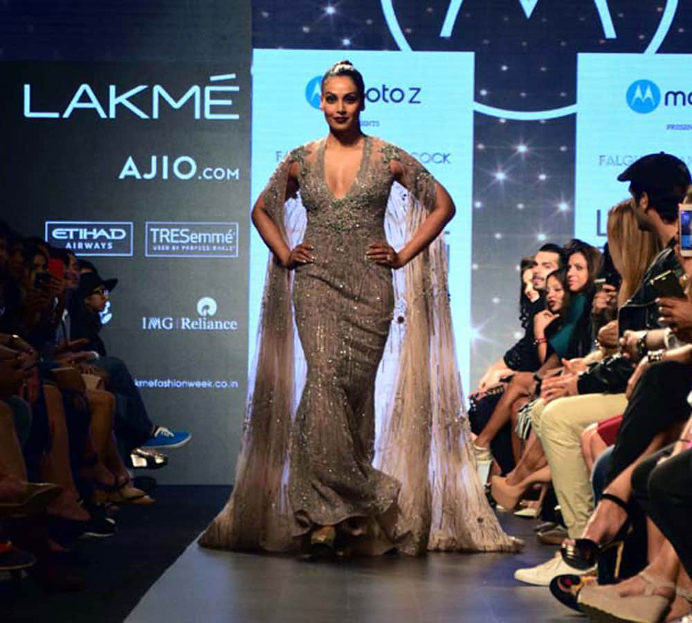bipasha basu will do tv serial koi laut ke aaya hai