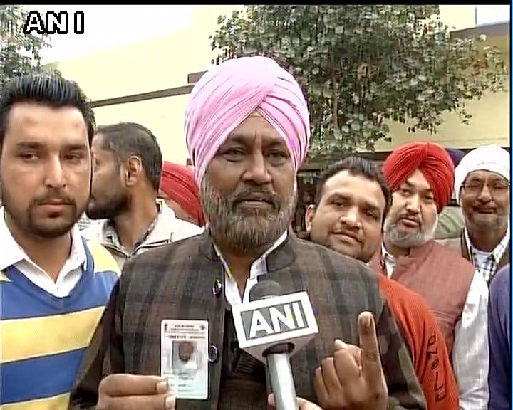 voters on booth to cast vote for punjab assembly election 2017