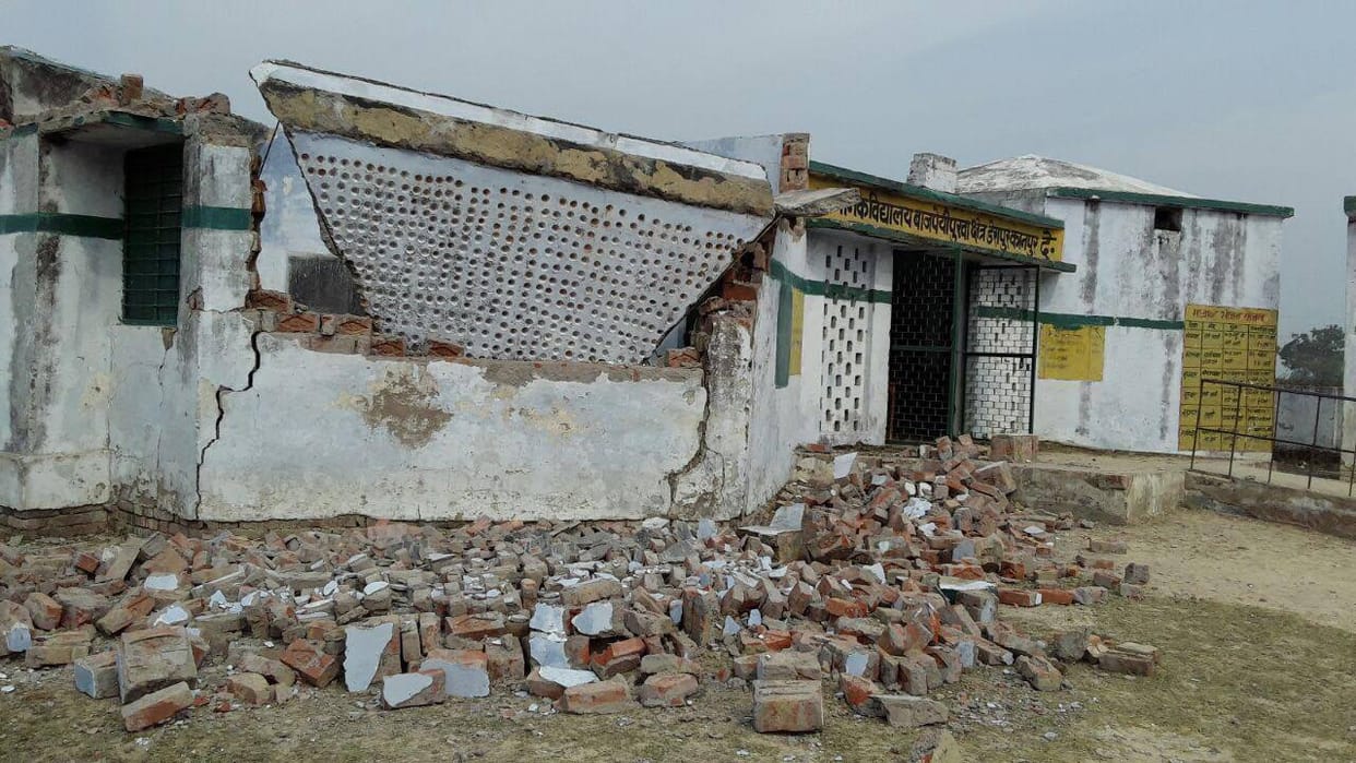 school building collapse at kanpur