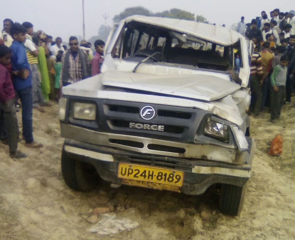 Jeep gap upturned, Eight injured