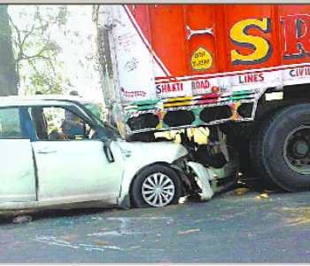 trader and teacher killed in road accident, 17 injured