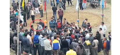 altercation between cps inder dutt lakhanpal and former mla manjit singh dogra