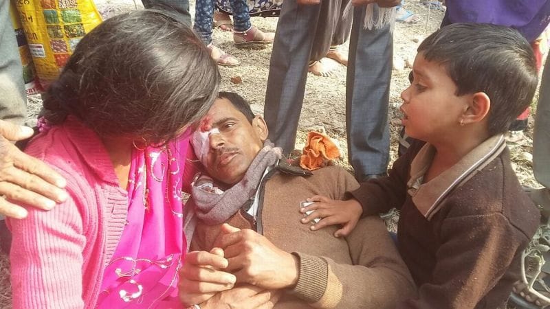 Cantor clashed with private bus, 16 passengers injured
