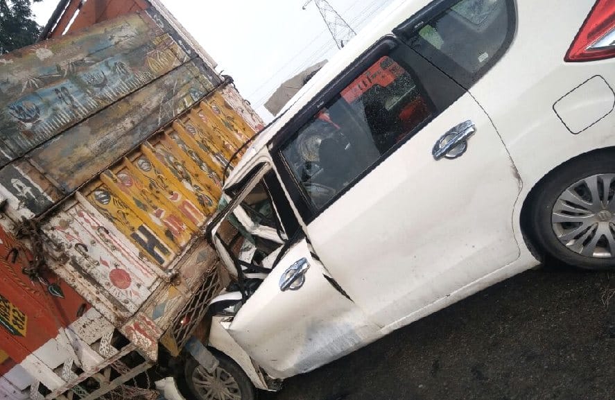 Car and Truck Accident at Una, Four injured.