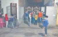 fatehabad,earthqwake, peoples in road, reumer, harayana