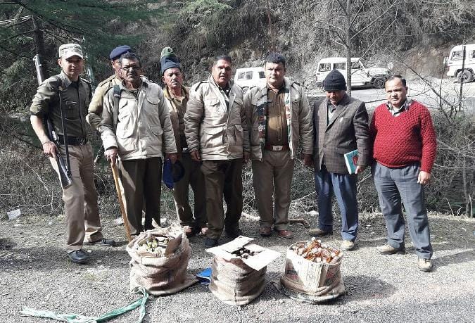Liquor seized in almora