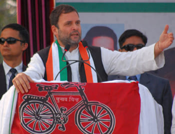 rahul ghandhi released five points manifesto in kanpur