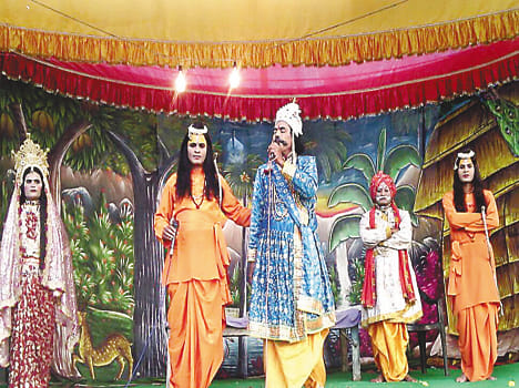 overwhelmed audience staged Bharat Solder