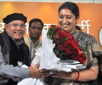 smriti irani press conference in lucknow bjp office