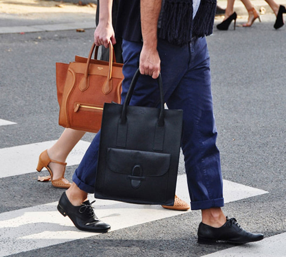 5 things one should be keep in bag always