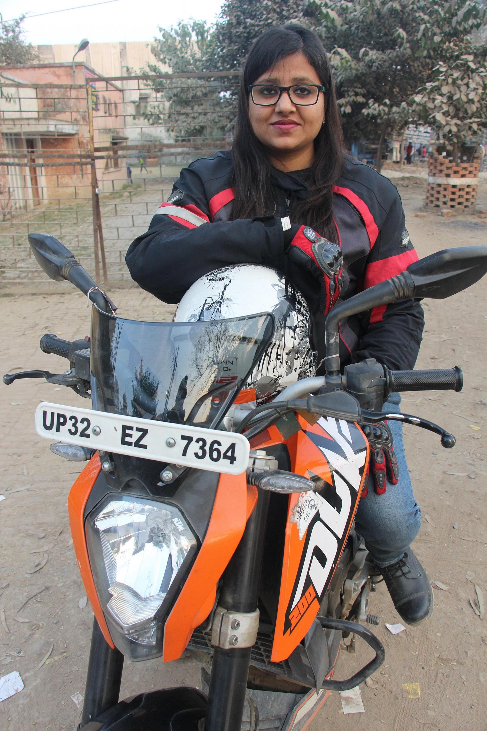 now girl bikers drive sports bike in varanasi road