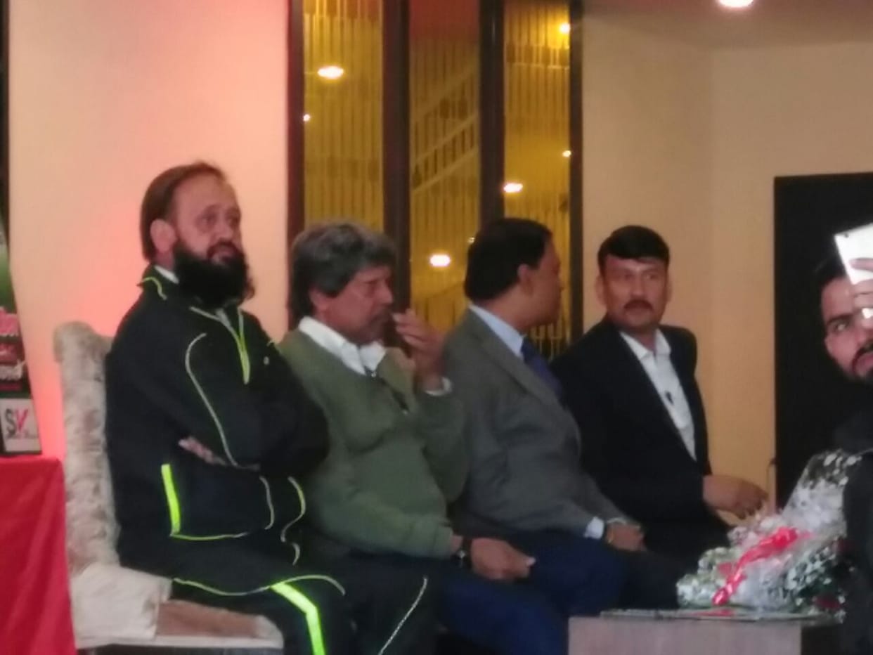 kapil dev bole, meerut ke ballon se hoti hai chauke aur chhakkon ki barish