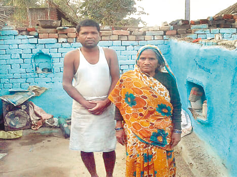 Household of four house fires in Nagla rhythm ashes