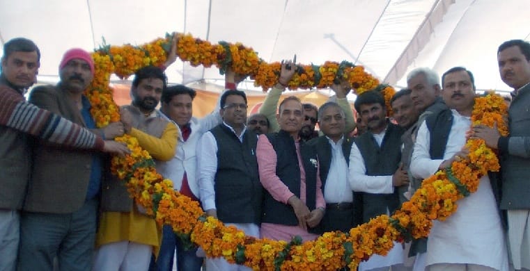 SP government helpless farmers: VK Singh