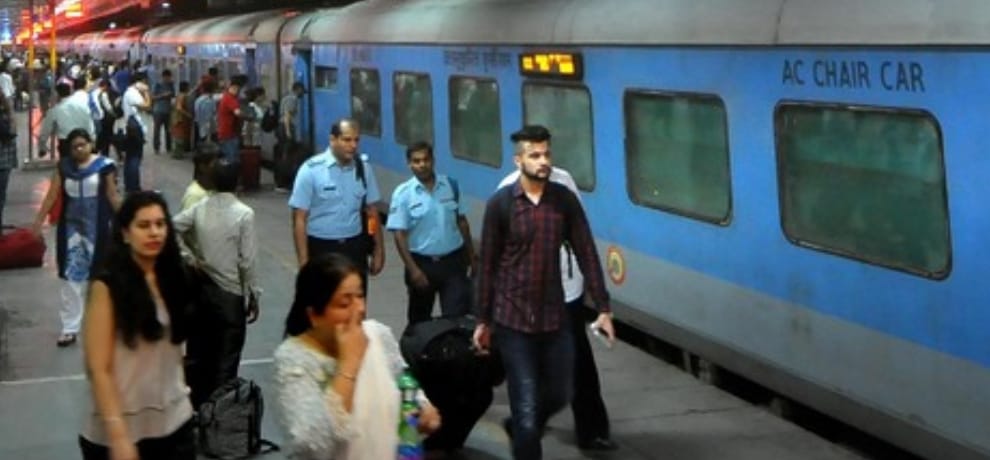 Passengers create noise on find died rat in Shatabdi 