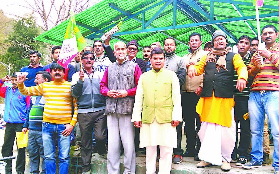 Ukrand in support of candidate landed Jntwal