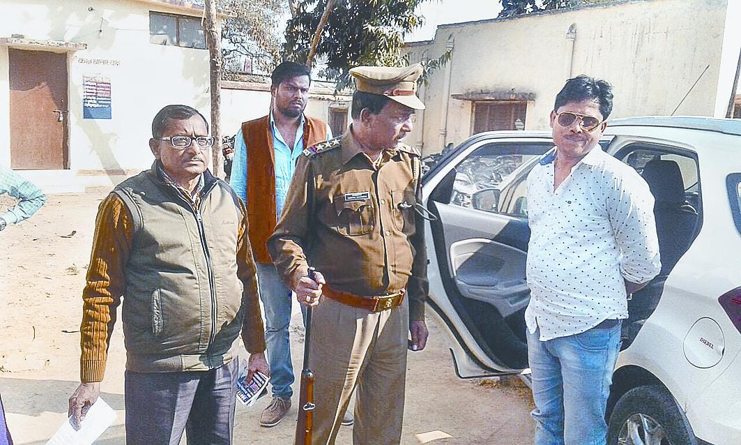 A Journalist was arrested to beat driver of prachar van