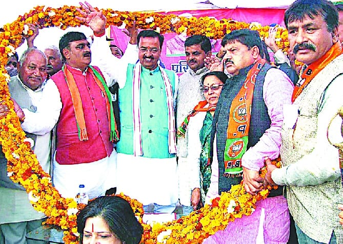 'BJP government would run growth juggernaut'