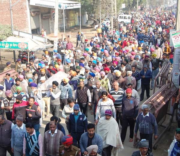funeral of three childrens killed in blast in gurmeet ram rahim samdhi harmander singh rally