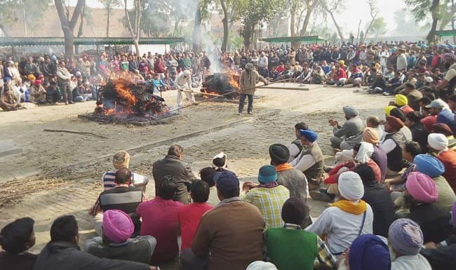 funeral of three childrens killed in blast in gurmeet ram rahim samdhi harmander singh rally