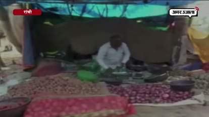 STUDENT UNION FOUNDER OF JHARKHAND TURNS VENDOR