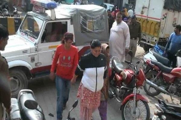 sex racket busted at rewari of haryana, police arrested gilrs from room of house