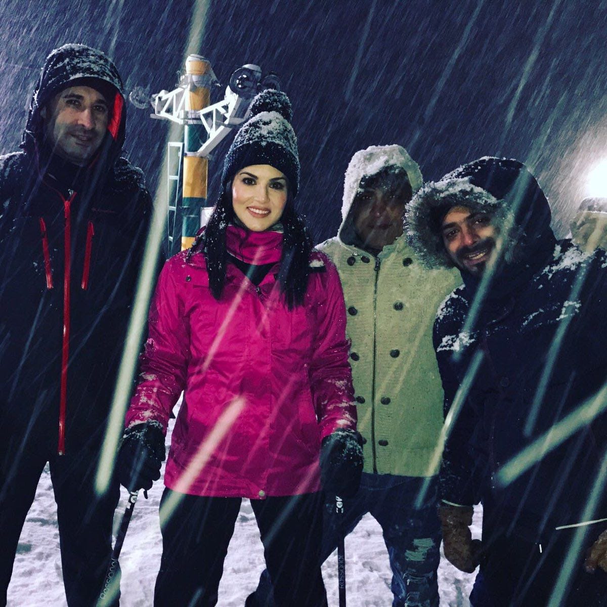 sunny leone 10 best pictures created sensation on social media