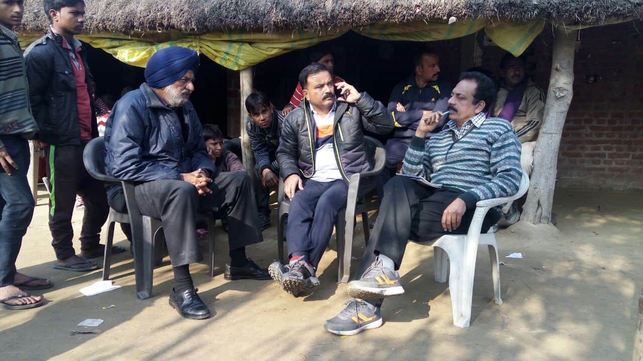 Brave husband saved the wife from Tiger's mouth