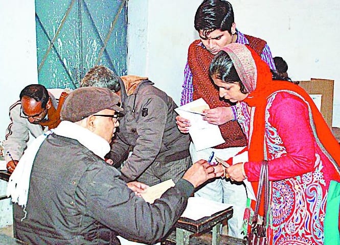Employees 726 votes cast for the third day