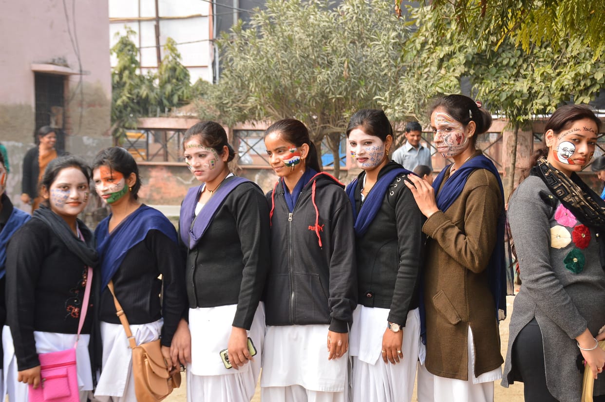Face painting by the message of the vote
