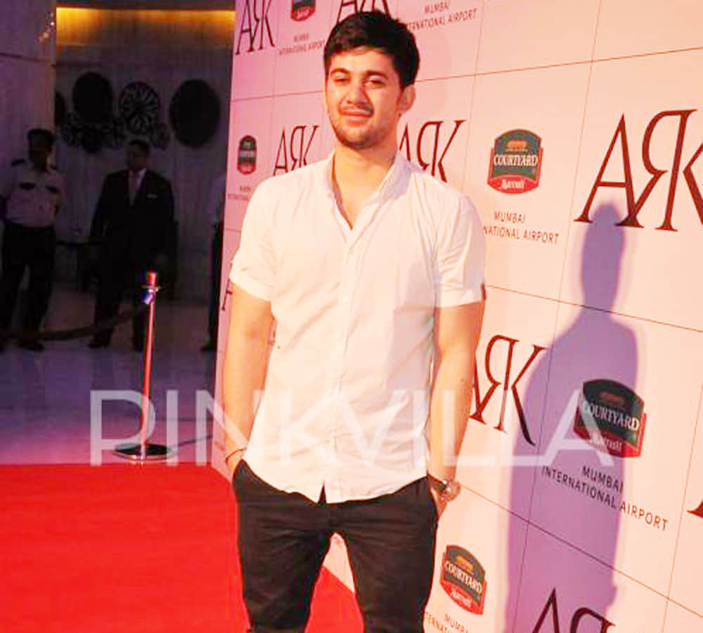 sunny deol takes audition 400 girls for his son karan deol