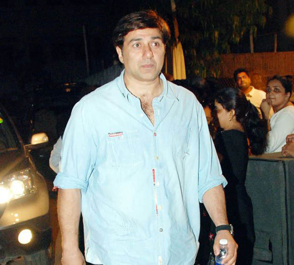 sunny deol takes audition 400 girls for his son karan deol