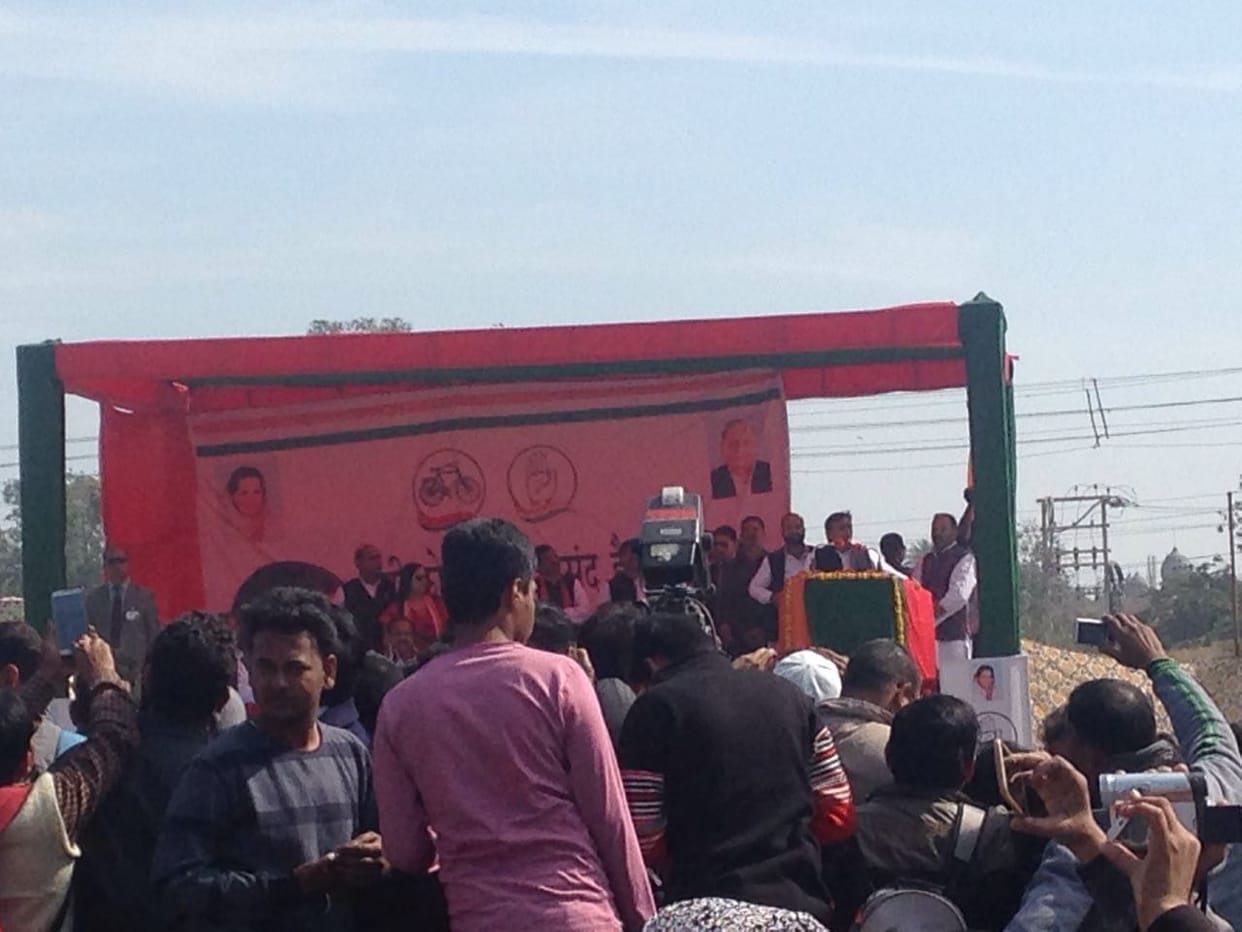 cm akhilesh bole, sarkar bani to meerut mein metro train chalaenge