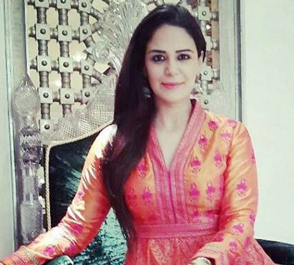 poular tv actress mona singh video vial