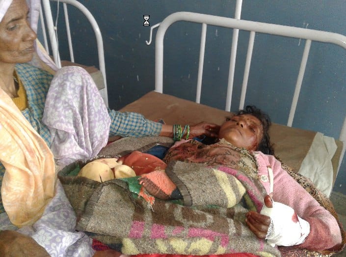 The injured by sharp weapons looted Anganwadi Helper