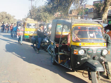 Temporary vehicle seems to stand jammed