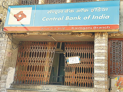 No cash in banks felt board, upset customer