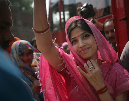 first time dimple yadav come alone for sp campaign