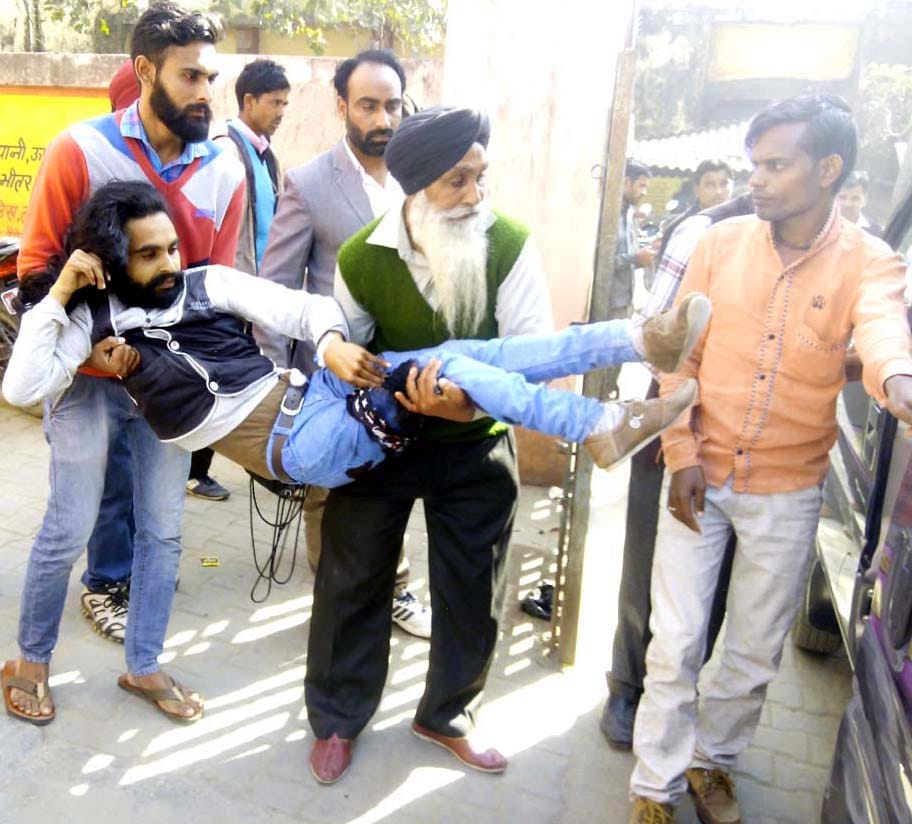 Falling away from the security guard's gun shot, man injured