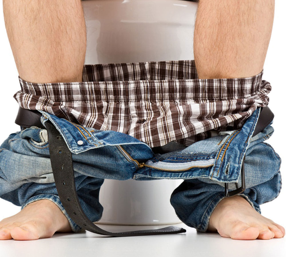 using smartphone in toilet can be harmful