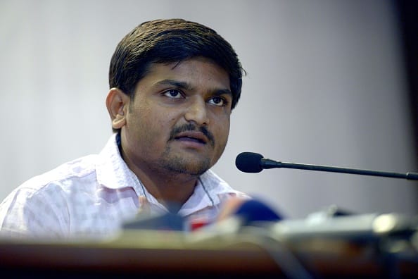 HARDIK PATEL ARRIVES IN MUMBAI TO MEET UDDHAV; WILL CAMPAIGN FOR SENA IN GOREGAON