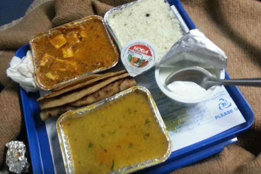 railway launches new rate card for food items, ask to complaint about overcharging